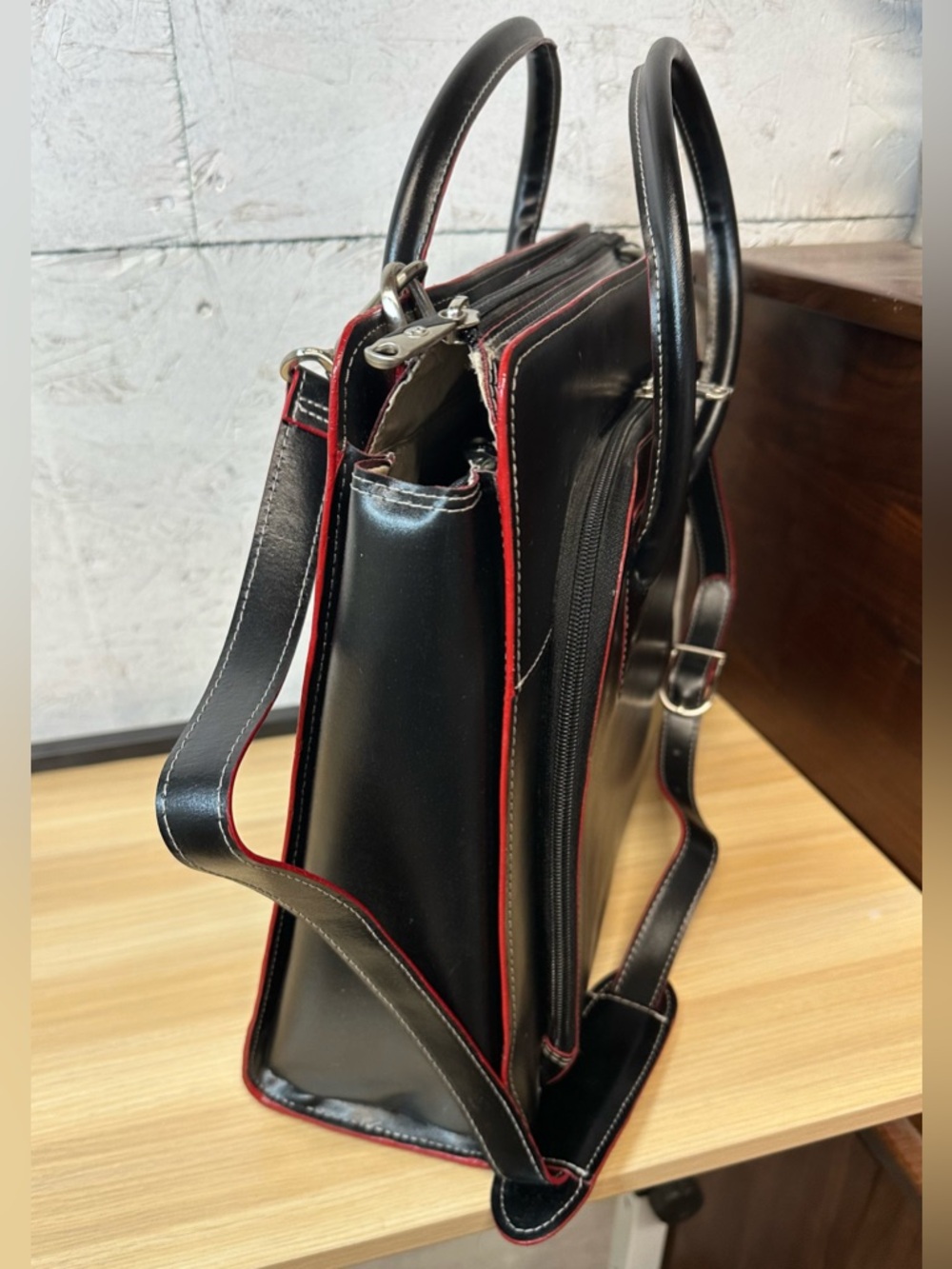 McLain Lake Forest Italian Leather womans Briefcase  black and red lined. - Picture 5 of 7